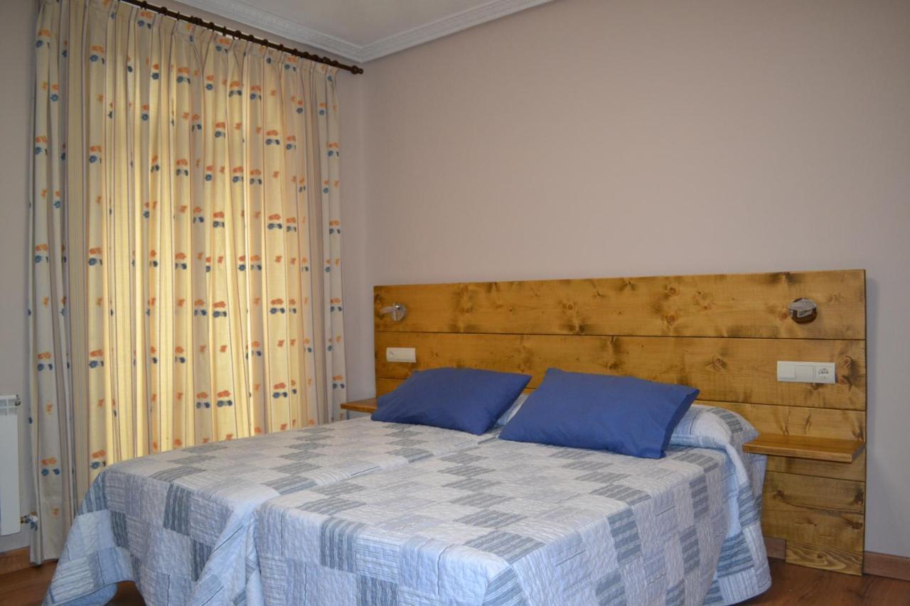 Hostal Aribel Longinos Cercedilla Exterior photo